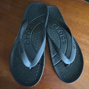 Crocs Black Flips - Like New - W9 / M7